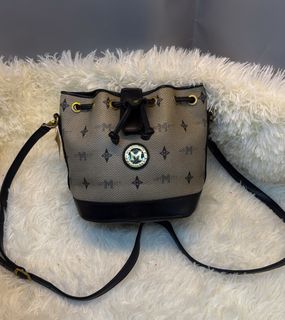 (Category: ) located in . Submitted by dreamshineshop (Listing ID 1384618543, Image 1). Description: .