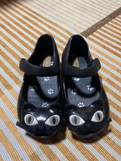 (Category: ) located in . Submitted by decluttermommmah (Listing ID 1384444749, Image 1). Description: .