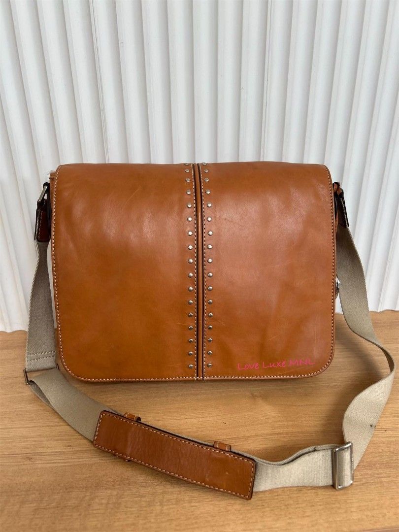 MK Sling Bag (Category: Luxury Bags & Wallets) located in Caloocan City. Submitted by purple.mallows (Listing ID 1384463994, Image 1). Description: .