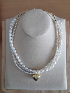 (Category: ) located in . Submitted by PearlBazaar (Listing ID 1384495482, Image 1). Description: .