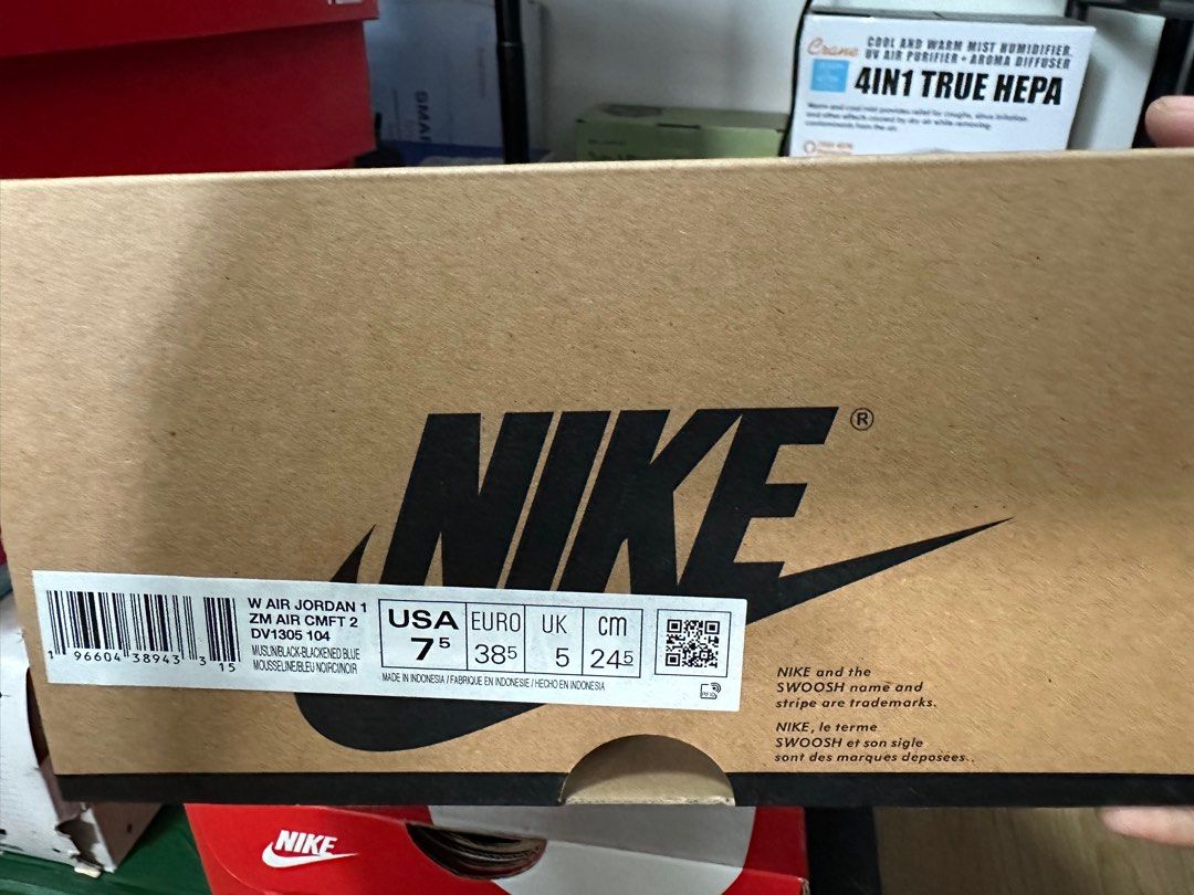Nike Air Jordan 1 (Category: Sneakers) located in Makati City. Submitted by phyles20 (Listing ID 1384578119, Image 2). Description: .