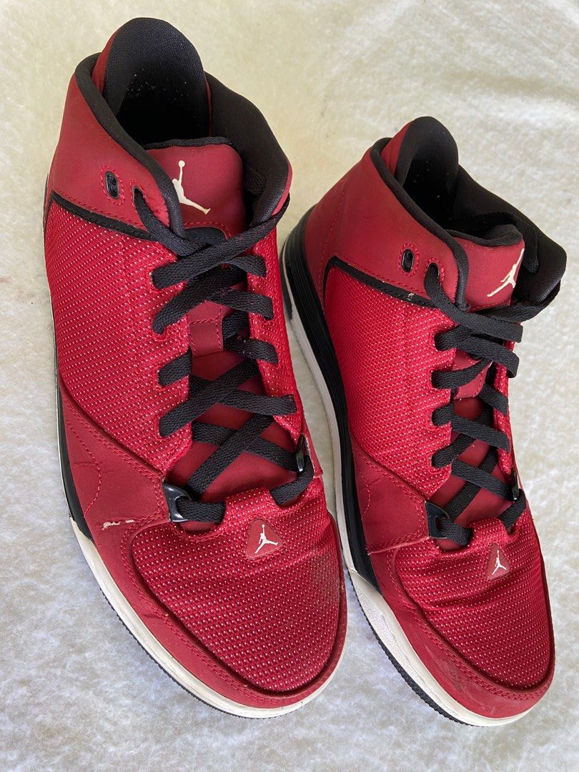 Nike "As You Go" rubber shoes (Category: Sneakers) located in Caloocan City. Submitted by carakter (Listing ID 1384492603, Image 2). Description: .