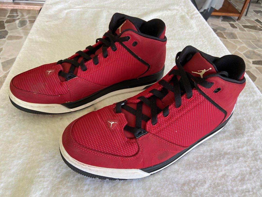 Nike "As You Go" rubber shoes (Category: Sneakers) located in Caloocan City. Submitted by carakter (Listing ID 1384492603, Image 3). Description: .