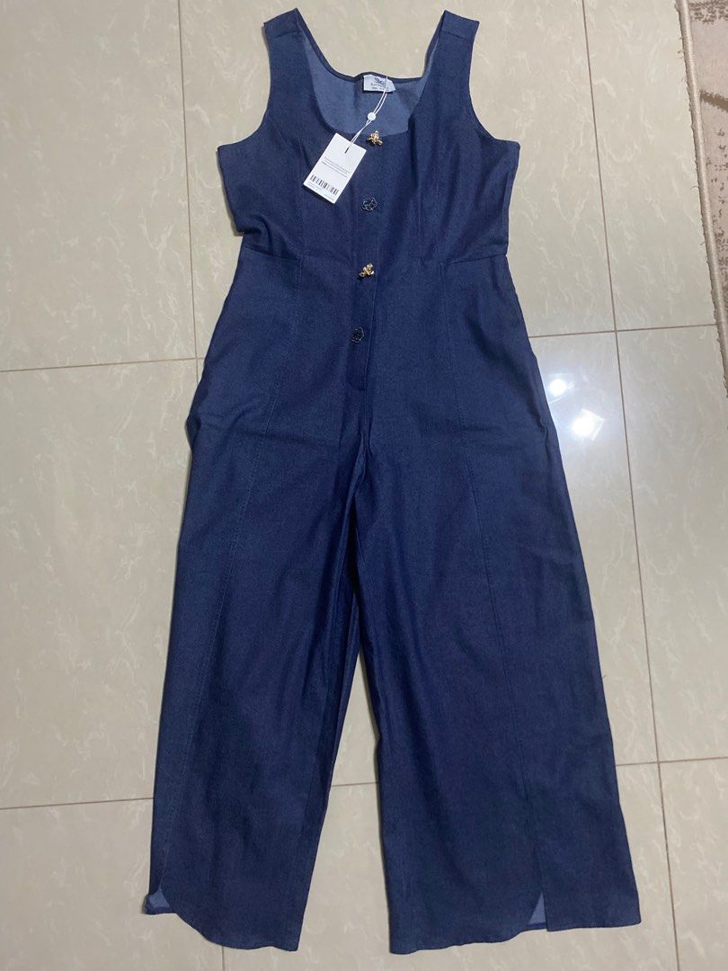 Plains and Prints Jumpsuit with Tag (Category: Jumpsuits) located in Pasig City. Submitted by sumsells (Listing ID 1384556002, Image 1). Description: size: medium (1) and small (1) orig price: 2898 - negotiable (kindly offer) - pasig area - ggx/j&t/lalamove -gcash/bpi.