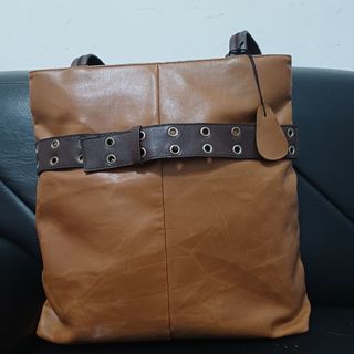(Kategori: ) berada di . Dikirim oleh ddfashionshop_ (ID iklan 1384602422, Gambar 1). Deskripsi: .