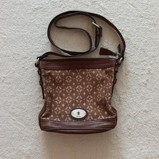 (Kategori: ) berada di . Dikirim oleh maudyy_ (ID iklan 1384621219, Gambar 1). Deskripsi: .