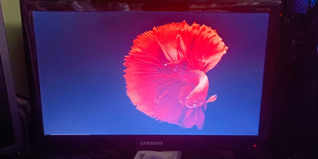 samsung s20c150 (Category: Monitor Screens) located in Manila. Submitted by carlos.daniel (Listing ID 1384541679, Image 2). Description: 1600 x 900 19.5 " 5 ms response time All good condition VGA Port Only No stand.