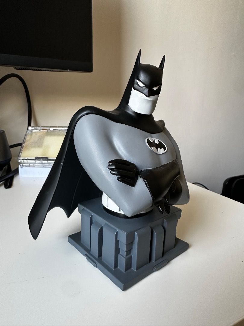 SDCC 2015 Batman the Animated Series "Almost Got 'Im" Bust (Category: Figurines & Statues) located in Quezon City. Submitted by dodiliongson (Listing ID 1384574839, Image 1). Description: Diamond Select Toys 6" Resin bust Limited to 1,100 pieces Includes original box MOP: Gcash, Bank transfer.