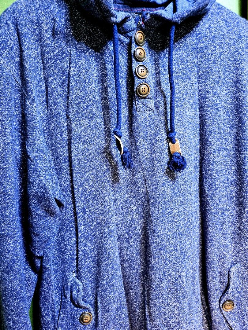SMOG Prana Henley hoodie (Category: Coats, Jackets and Outerwear) located in Baguio. Submitted by fadwun (Listing ID 1384576385, Image 3). Description: 26x28.5.