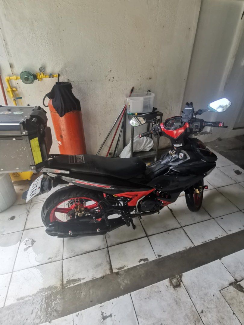 Sniper 150 (Category: Motorbikes for Sale) located in Manila. Submitted by avasantos (Listing ID 1384510790, Image 1). Description: Bibili ng bago kaya ibebenta No issue .