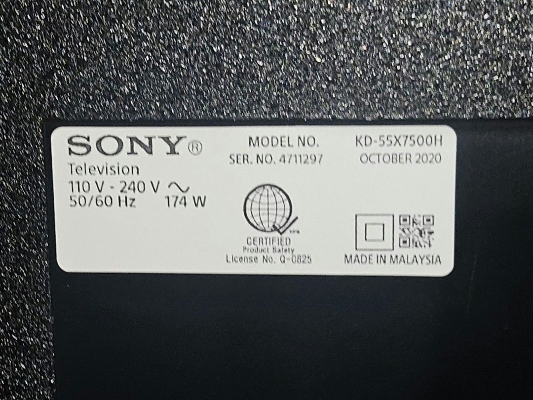 Sony Bravia 55" Android Smart TV (Category: TV) located in Muntinlupa City. Submitted by shanikoy (Listing ID 1384473062, Image 1). Description: Condition: • Defect: Screen has LED/display issues (see photos) • Working Components: All ports, built-in speakers, and functions are still working • Includes: Original Sony remote control Specifications: • Display Size: 55 inches (4K Ultra HD) • Operating System: Android TV (Version 11) • Build: RTT7.21