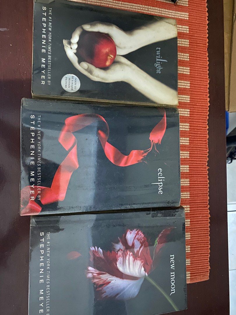 Stephenie Meyer’s (Twilight, Eclipse & New Moon) (Category: Storybooks) located in Manila. Submitted by eli024 (Listing ID 1384457949, Image 1). Description: Original copy, pm for more pics and details.