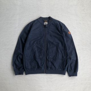 (Kategori: ) berada di . Dikirim oleh clothing_street_wear (ID iklan 1384442100, Gambar 1). Deskripsi: .