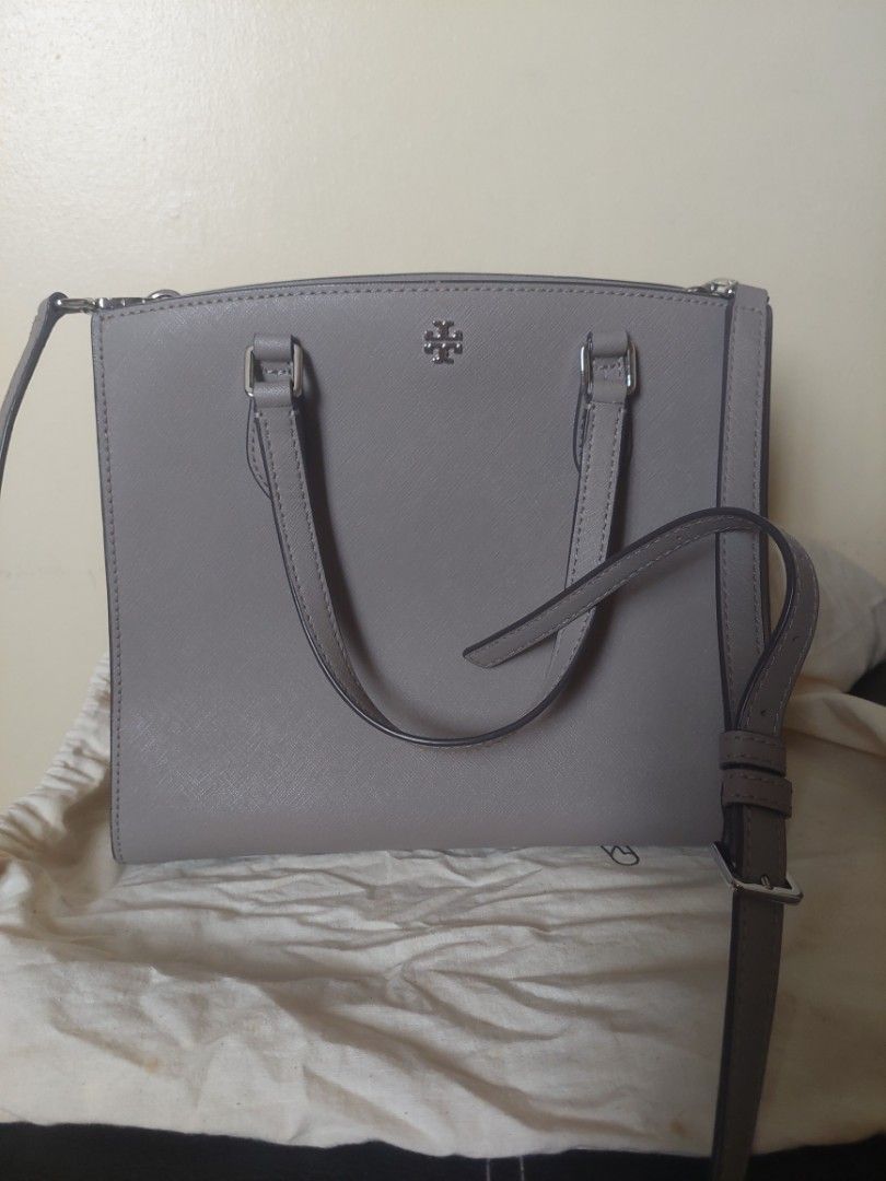 Tory Burch (Category: Luxury Bags & Wallets) located in Las Pinas. Submitted by rio54481 (Listing ID 1384439473, Image 3). Description: no flaws.
