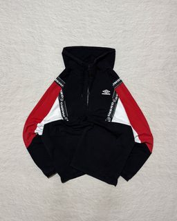 (Kategori: ) berada di . Dikirim oleh hunterthrift.id (ID iklan 1384617422, Gambar 1). Deskripsi: .