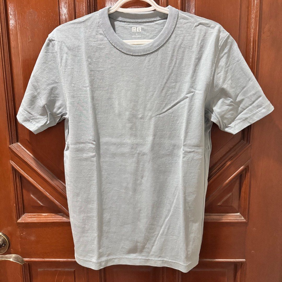 UNIQLO U T-Shirt (Light Blue) (Category: Tshirts & Polo Shirts ) located in Manila. Submitted by bennythrift (Listing ID 1384589229, Image 1). Description: UNIQLO U T-Shirt (Light Blue) - Authentic - Used less than twice Dimensions (Inches) Size: Small Shoulder: 17.5 Sleeve: 8 Chest: 19.5 Length: 26 Hem: 18.