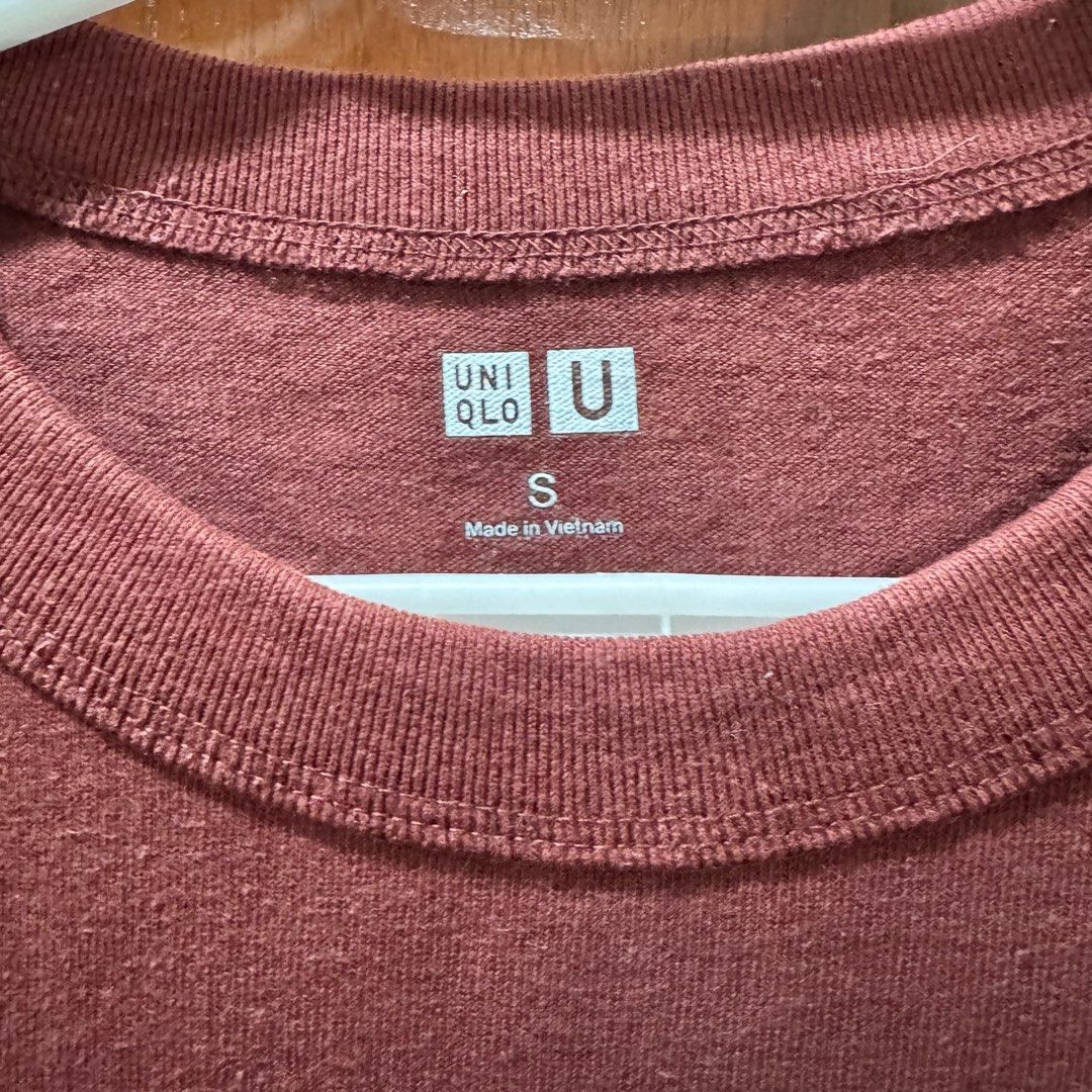 UNIQLO U T-Shirt (Maroon) (Category: Tshirts & Polo Shirts ) located in Manila. Submitted by bennythrift (Listing ID 1384589047, Image 2). Description: UNIQLO U T-Shirt (Maroon) - Authentic - Used less than twice Dimensions (Inches) Size: Small Shoulder: 17.5 Sleeve: 8 Chest: 19.5 Length: 26 Hem: 18.