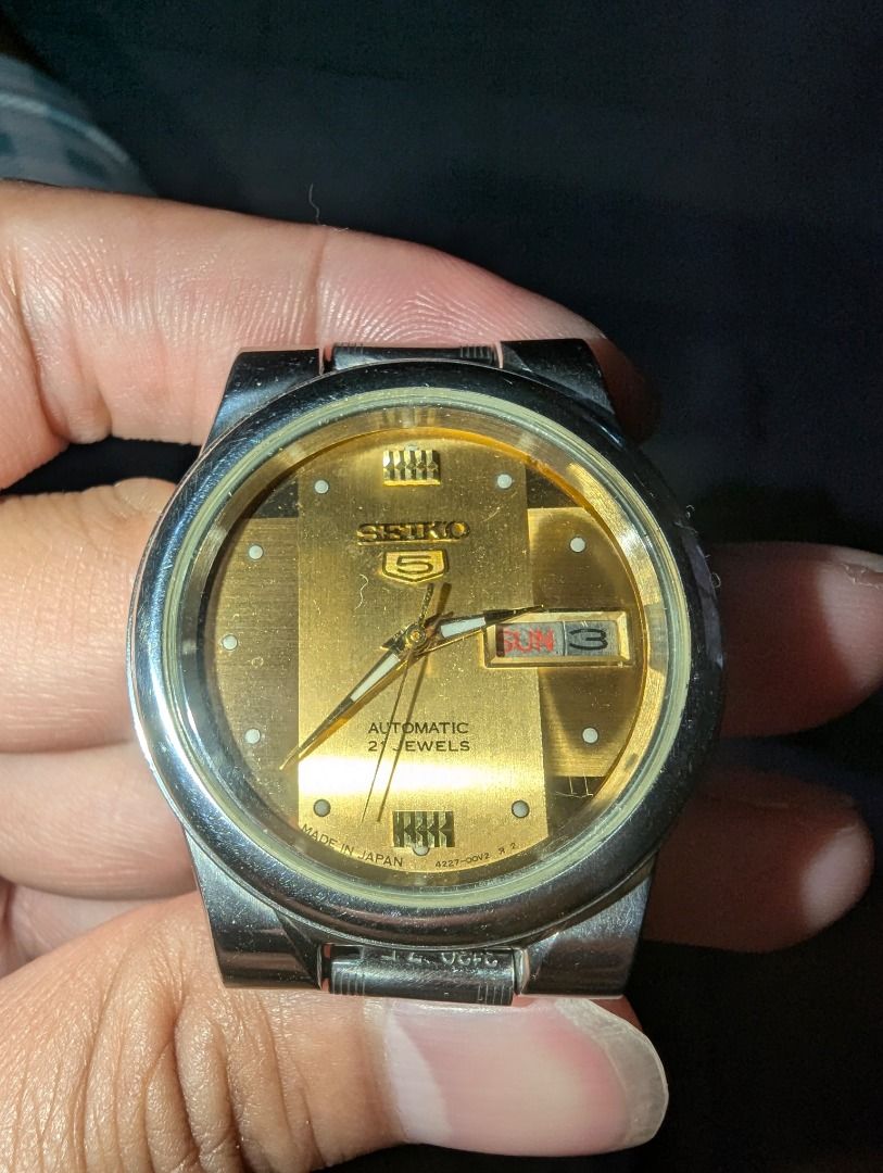 Vintage Seiko 5 4227A Automatic Sunburst Dial (Category: Luxury Watches) located in Caloocan City. Submitted by jannamiel131424 (Listing ID 1384612275, Image 1). Description: Experience a piece of Seiko’s vintage craftsmanship with this Seiko 5 Automatic equipped with the reliable 4227A movement. This model features a stunning sunburst dial that shifts beautifully under the light, giving it a timeless and elegant appearance. Movement: Seiko 4227A
