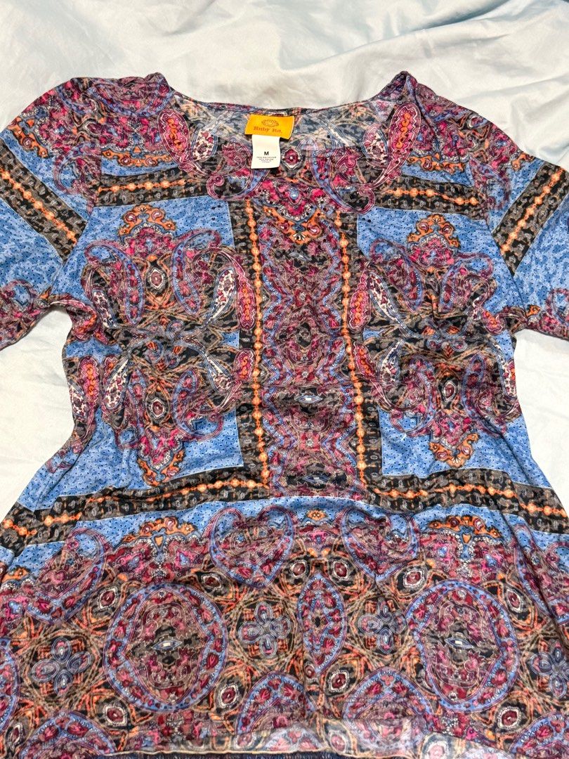 vintage y2k boho hippie core longsleeve top (Category: Longsleeves) located in Pasig City. Submitted by beediz (Listing ID 1384614341, Image 2). Description: suuuper cute n breathable vintage y2k boho hippie core longsleeve top!! - M on tag, can fit M-L best - not hot even in ph weather - cute n hippie - barely worn rfs: decluttering **PRICE NEGO IF GETTING 2 OR MORE ITEMS**.