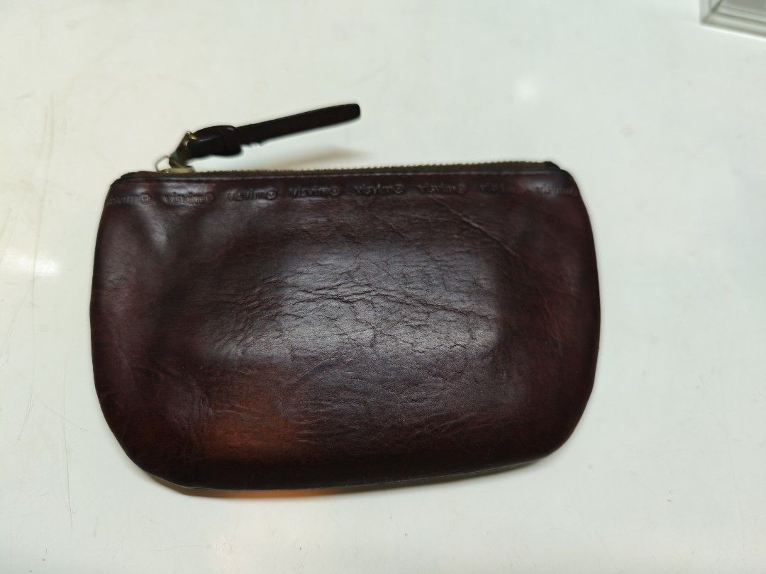 Visvim Leather bag (Made in Japn) （分類：多用途袋）位於 Hong Kong。 由 calvinkfwong 提交（商品編號 1384532499，圖片 2）。簡介： 啡色牛皮, 皮質厚實, 用料上乘, 淨袋1個！。