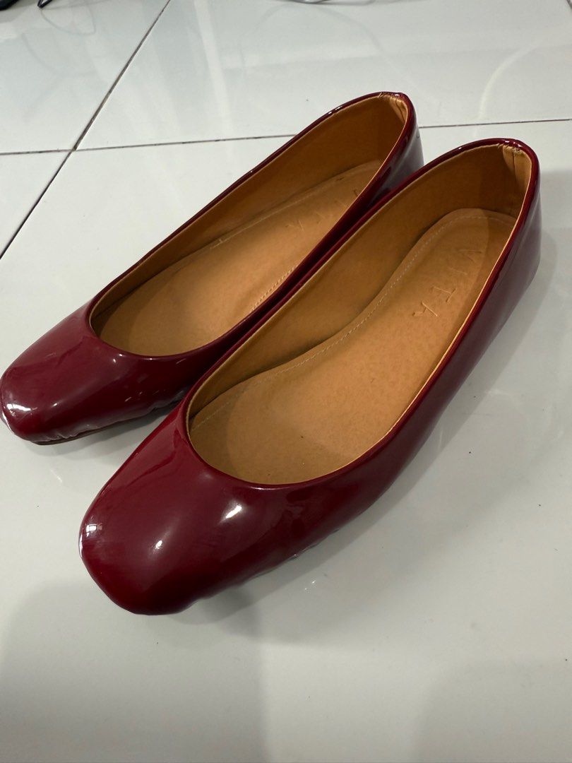 Vita Linya Flats in size 37 Cherry (Category: Flats & Sandals) located in Mandaluyong City. Submitted by raqsnunez (Listing ID 1384496393, Image 2). Description: Size 37 Can fit up to 7.5 No box Plus shipping fee.