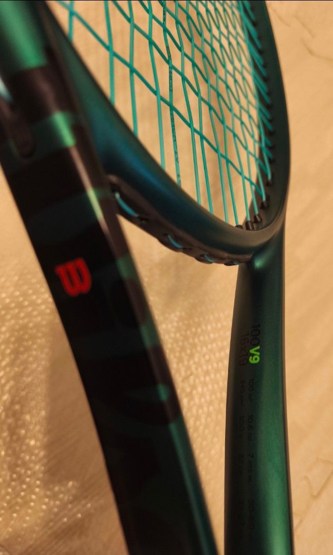 Wilson Blade 100 v9 Grip 2, 運動產品, 運動與體育, 運動與體育