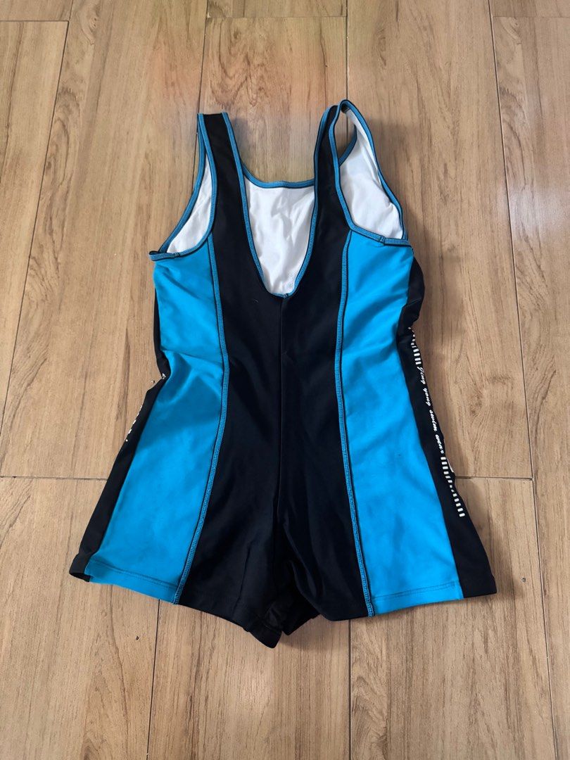 Women’s Rashguard (Category: Rash guard) located in Quezon City. Submitted by decluttrqueen (Listing ID 1384446080, Image 2). Description: Women’s Rashguard Size small Stretchable For free if you buy at least one on my listings.