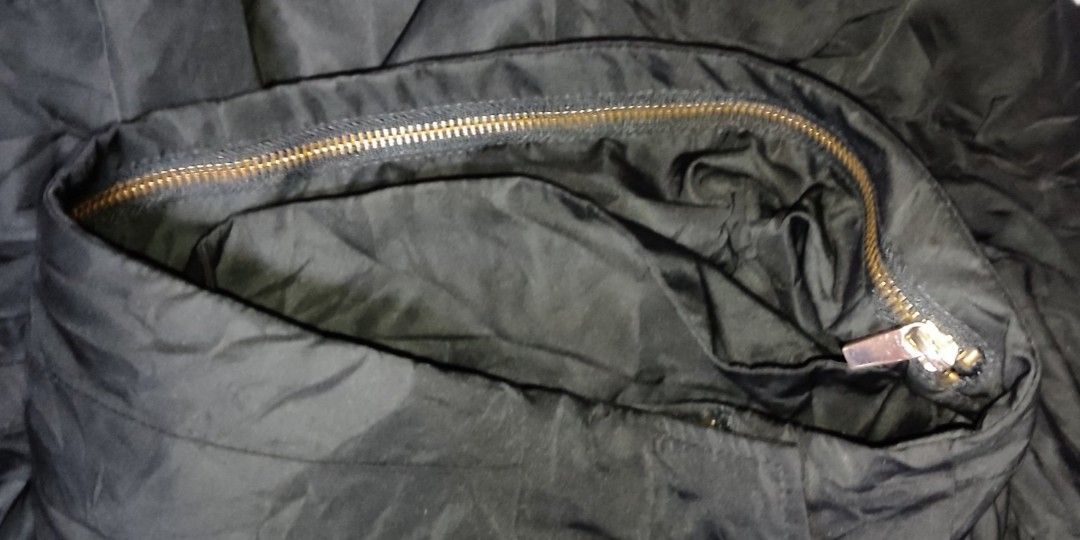 Zara Basics Black Hidden Hood Zipper (Category: Coats, Jackets and Outerwear) located in Baras. Submitted by yssaichea (Listing ID 1384435103, Image 3). Description: Zara Basics Black Hidden Hood Zipper / Snap Jacket Small-Medium size.