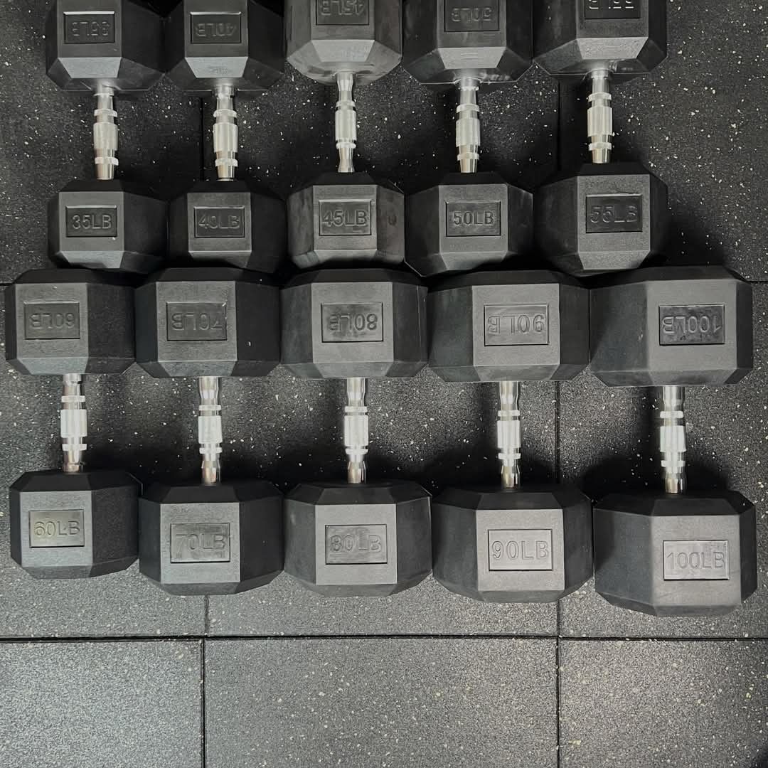 5 to 100lbs hexagonal rubberized dumbbell (Category: Weights & Dumbbells) located in Valenzuela. Submitted by carlo_023 (Listing ID 1358938818, Image 1). Description: .