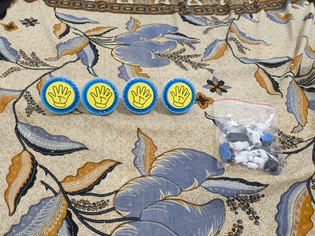 60mm Arcade buttons (Category: Controllers) located in Molave. Submitted by genotypic (Listing ID 1389723027, Image 1). Description: -60mm buttons for arcade cabinets -clear plastic domes have been removed due to being scratched and damaged the buttons themselves aren't. -150 take all -Mindanao Zamboanga Del Sur.