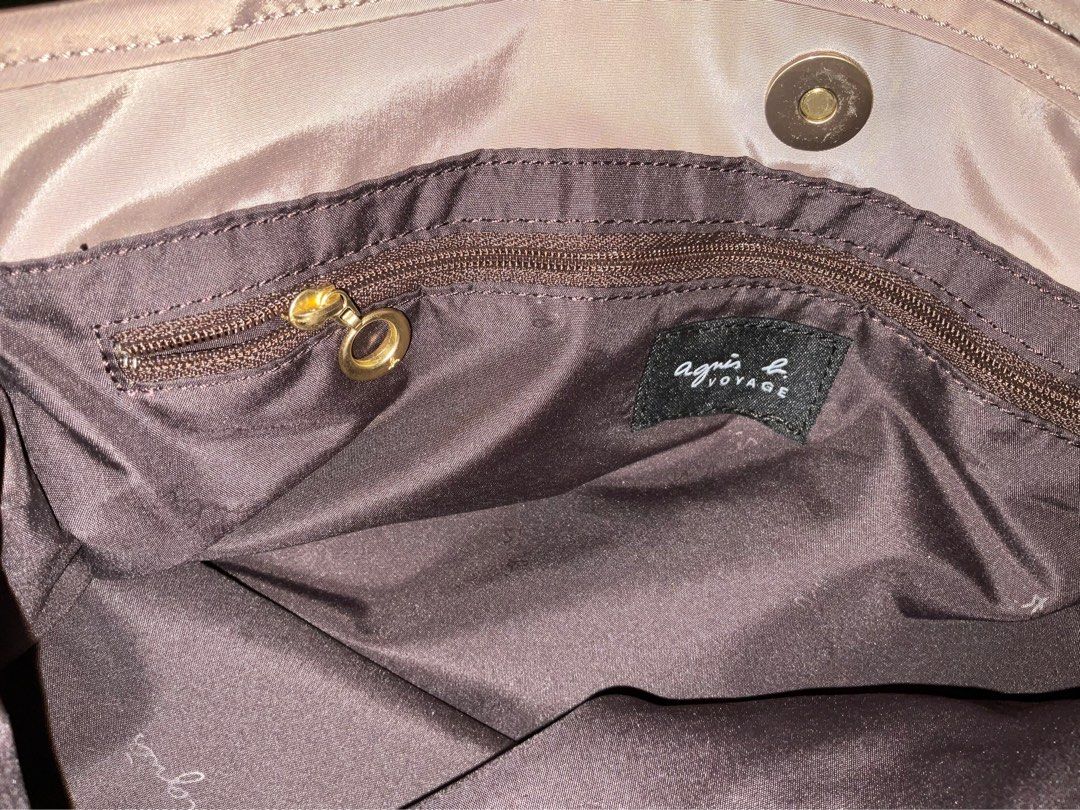 AGNES B. (Category: Luxury Bags & Wallets) located in Quezon City. Submitted by m2yjapansurplus_quezoncity (Listing ID 1389837972, Image 2). Description: Brand new!! Rush cge tawaran nio na at pa book new lalamove pa pick up nio sa bahay! Rush!!!! Wag lang maciadong barat! Need ko rin kumita kahit kunti po.