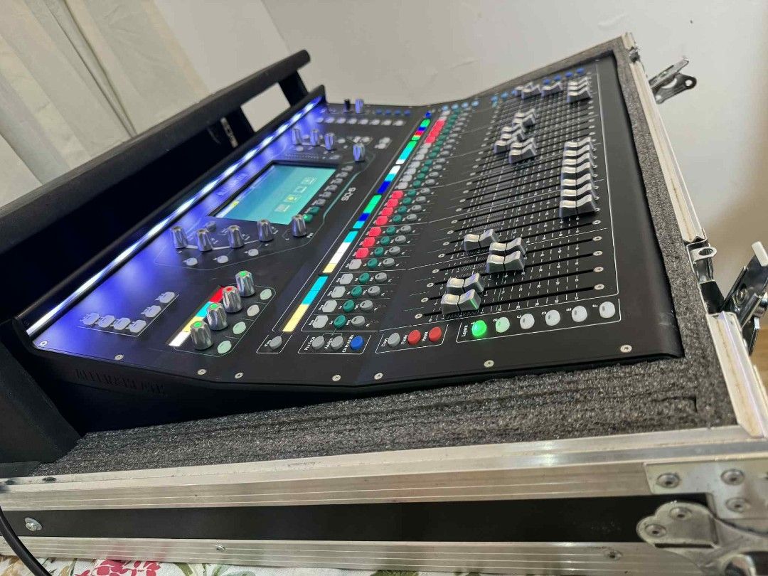 Allen Heath Sq 6 Flight Case (Category: Other Audio Equipment) located in Manila. Submitted by rolanruela (Listing ID 1389714440, Image 2). Description: Allen & Heath SQ-6 Hard Case Tour Case Mixer not included.