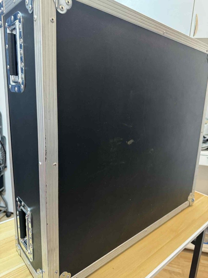 Allen Heath Sq 6 Flight Case (Category: Other Audio Equipment) located in Manila. Submitted by rolanruela (Listing ID 1389714440, Image 3). Description: Allen & Heath SQ-6 Hard Case Tour Case Mixer not included.