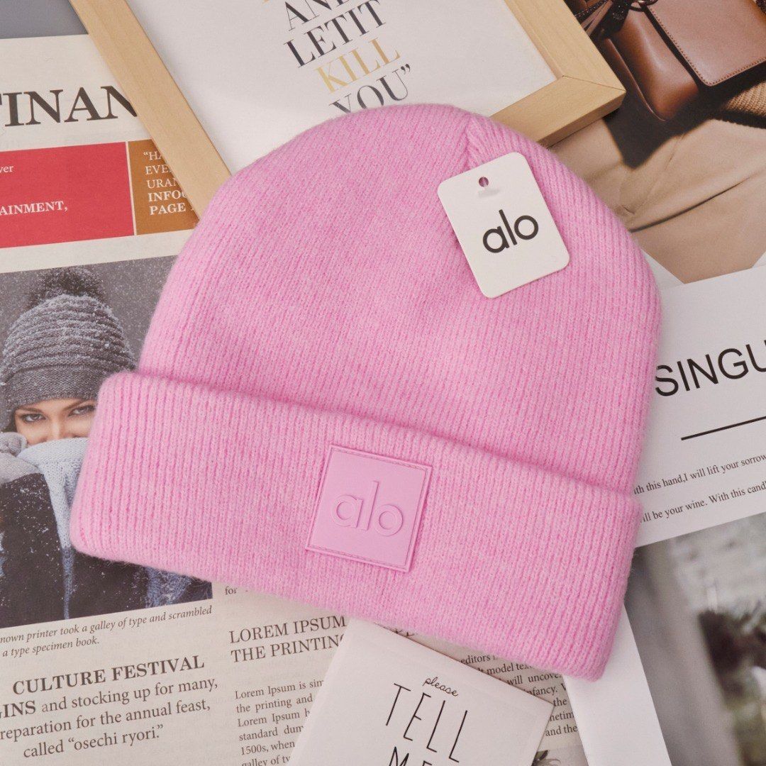 Alo men women one size stretchable beanie hat (Category: Caps & Hats) located in Singapore. Submitted by luxe_pick_planet (Listing ID 1389835686, Image 3). Description: Express delivery takes about 10-12 days to sg, Sorry for the urgent order. Products are continuously updated,Welcome to consult..