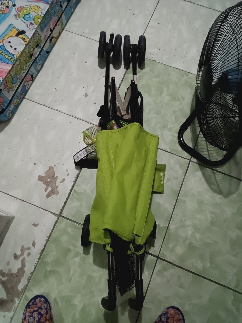 Apruva umbrella type stroller (Category: Strollers) located in Pasig City. Submitted by iheartgavinjcov (Listing ID 1389789806, Image 2). Description: .