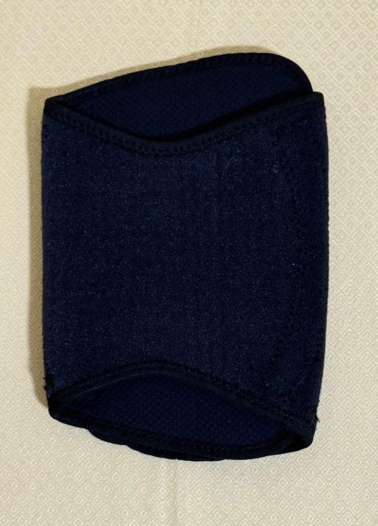 AQ Knee Stabilizer - Premium Support for Active Recovery (Category: Braces, Support & Protection) located in Makati City. Submitted by mount_assetace (Listing ID 1388649622, Image 3). Description: Lightly used (less than 10times), this AQ Knee Stabilizer is ready to support someone new. Designed for sore or injured knees, it provides reliable compression and stability to aid healing and prevent further strain. ✅ Ideal for post injury recovery or 