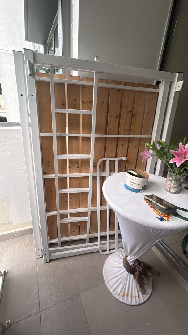 Bed Frame (Category: Bedding & Towels) located in Singapore. Submitted by chongtm (Listing ID 1389794271, Image 2). Description: Bed frame with mattress. Like new Message or call Sinny 96940168.