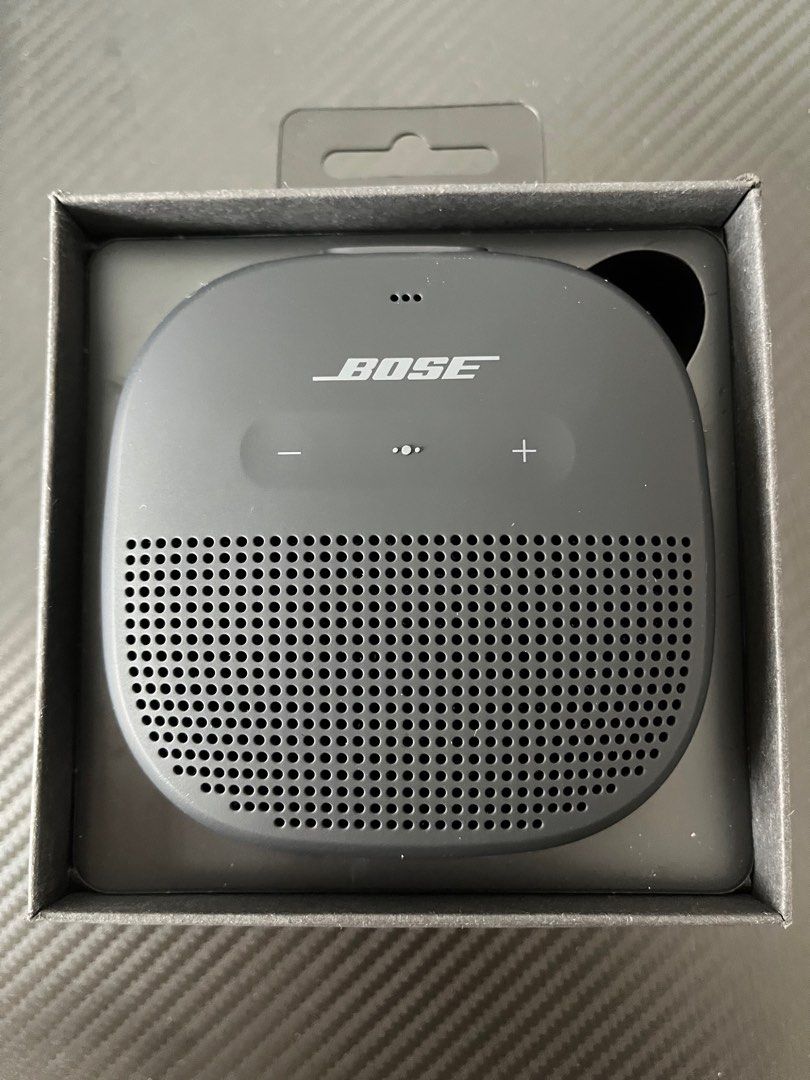 BOSE SoundLink portable speaker63825887544579110