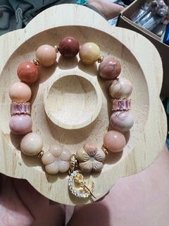 (Category: ) located in . Submitted by declutteringcarly (Listing ID 1389684147, Image 1). Description: .