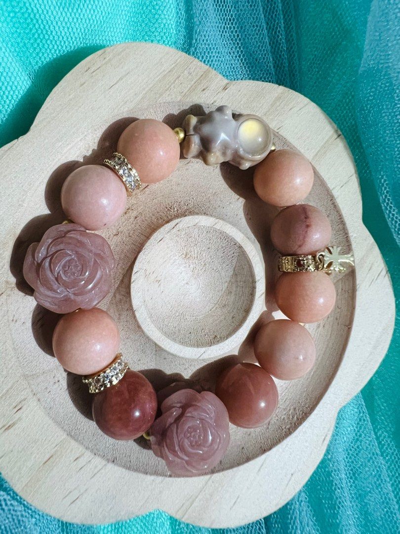 Bracelet alashan charms (Category: Charms) located in Marikina City. Submitted by declutteringcarly (Listing ID 1389686256, Image 1). Description: .