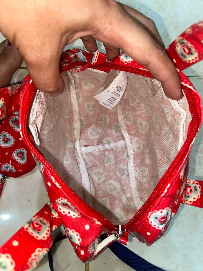 Cathkidston (Category: Luxury Bags & Wallets) located in Mati. Submitted by michjake1009 (Listing ID 1389667863, Image 3). Description: In very good condition Pwde baon bag.