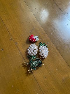 (Category: ) located in . Submitted by sisterly (Listing ID 1389713001, Image 1). Description: .