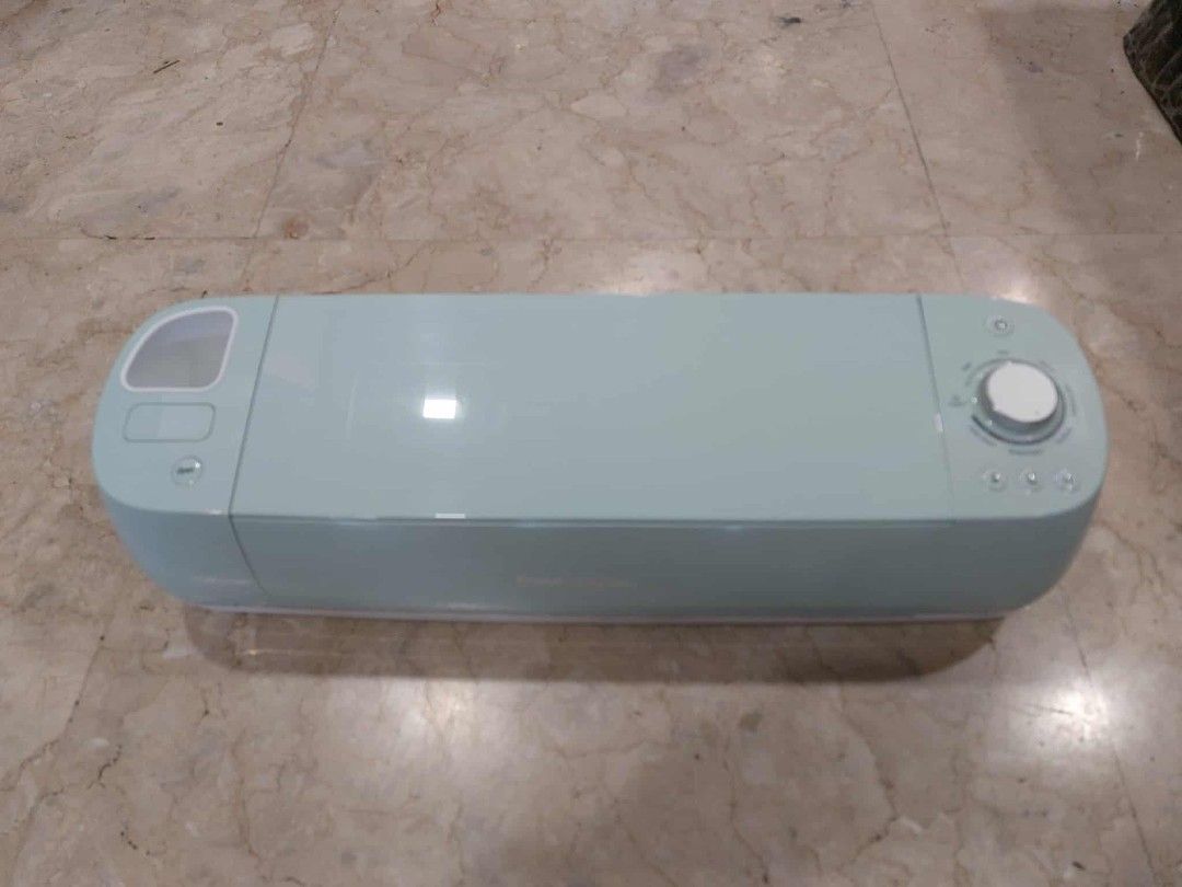 CRICUT AIR EXPLORER 2 (Category: Printers, Scanners & Copiers) located in Pasig City. Submitted by RainbowPocket (Listing ID 1389706268, Image 2). Description: cricut air Explorer 2 Php 10 000 last price Rfs: Decluttering.