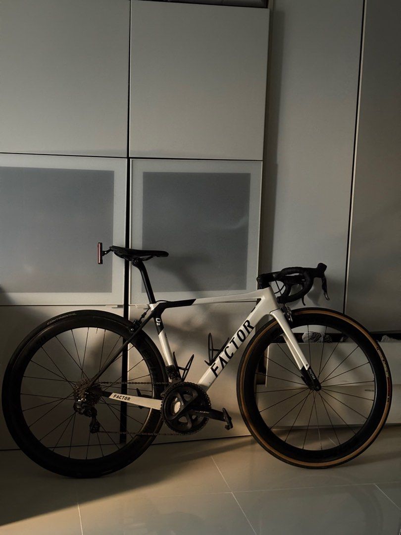 Factor o2 (Category: Bicycles) located in Singapore. Submitted by laohiagragin (Listing ID 1389846130, Image 1). Description: frameset has paint chips recently changed cables specs: -Factor o2 authentic frame (49) - Fisik antares r3 saddle -black inc seatpost -105 crank with power meter - 11 speed ultegra di2 -the one integrated handlebar 360x100 - ultegra front brake -105 rear brake -kmc chain - plastic bottle cage - ceramic speed bb ___________
