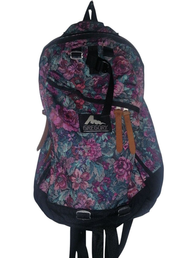 Gregory (Category: Laptop Bags & Sleeves) located in Kota Bharu. Submitted by maqbar_store (Listing ID 1389820705, Image 1). Description: Good Condition Made In Philippines 100% Original Harga Nego.