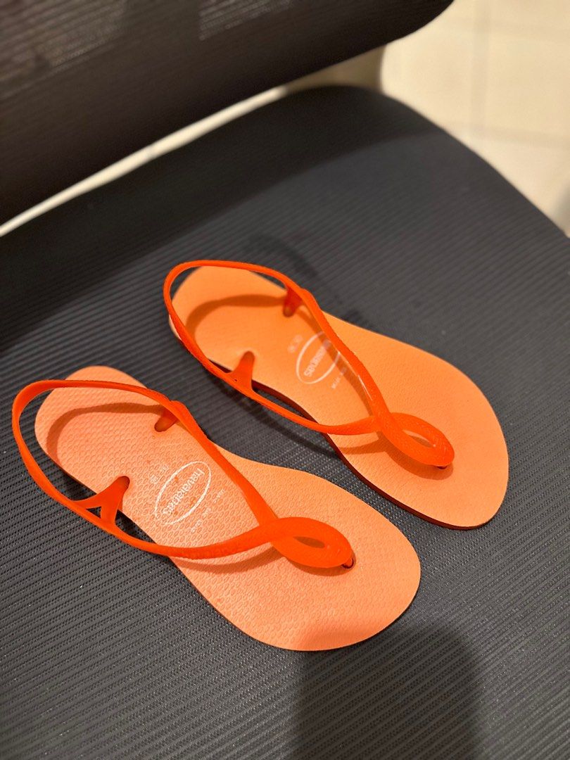 Havaianas Luna Neon Sunset Orange (Category: Slippers and slides) located in Quezon City. Submitted by nekorobin21 (Listing ID 1389709513, Image 1). Description: Original Havaianas Luna Neon Sunset Orange Size: 35-36 Used Once .