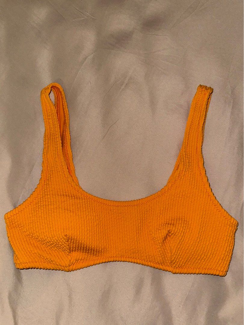 H&M Padded Bikini Top (Category: Others Tops) located in Quezon City. Submitted by nekorobin21 (Listing ID 1389711412, Image 2). Description: .