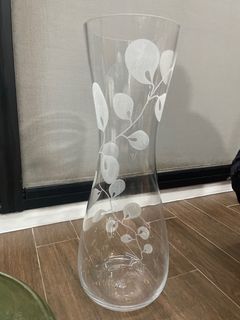 (Category: ) located in . Submitted by uk6wardrobe (Listing ID 1389817921, Image 1). Description: .