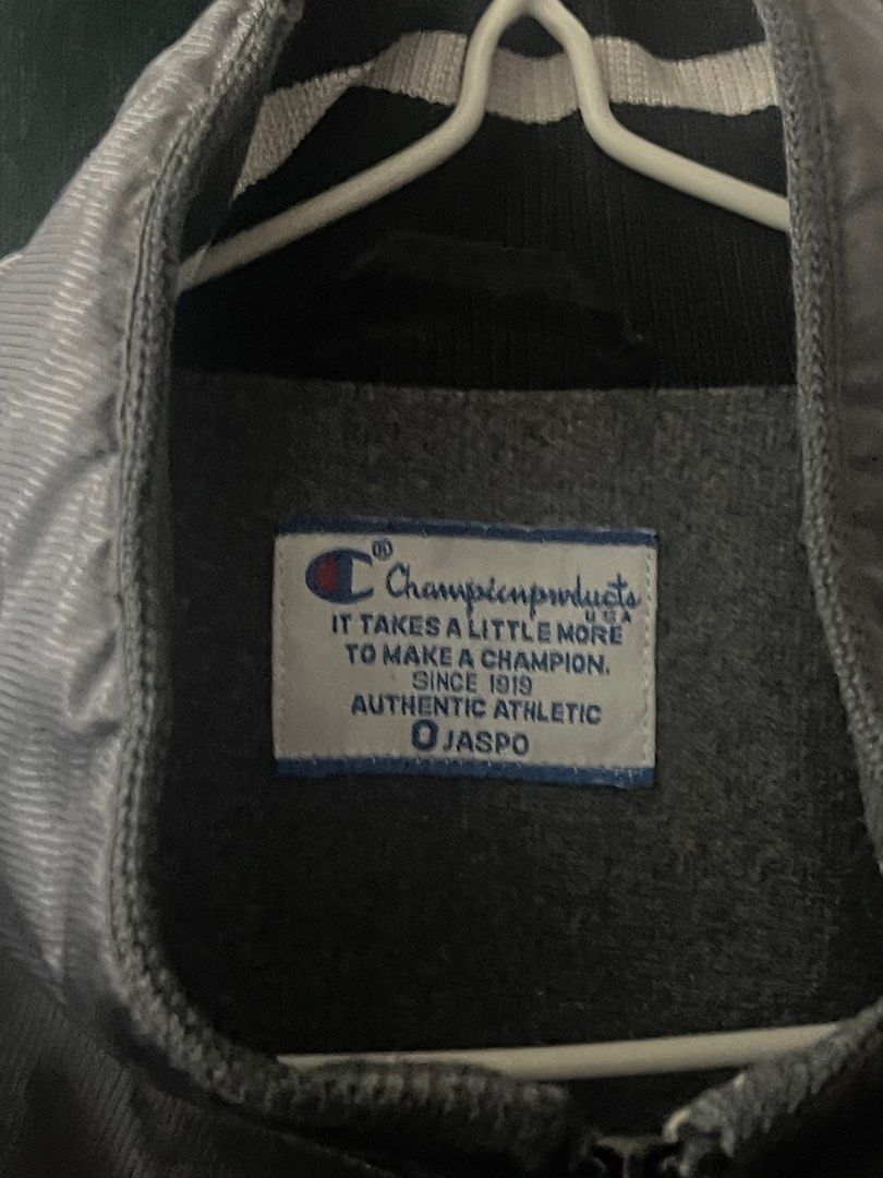 Jacket Champion (Category: Coats, Jackets and Outerwear) located in Sungai Petani. Submitted by fayedel (Listing ID 1389795604, Image 2). Description: Jacket Chanpion Pit 25 Labuh 30.