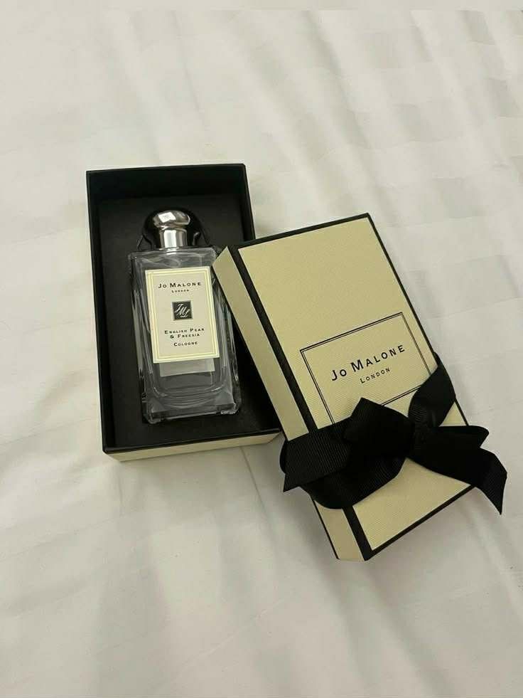 Jo Malòne perfumes (Category: Fragrance & Deodorants) located in Paranaque City. Submitted by jhingpreloveditems (Listing ID 1389741527, Image 1). Description: ✅️ US TESTER ✅️ LONG LASTS 6- 8 hrs (proven ko na) ✅️ Sealed ✅️ PM me ✅️ other jo malone series are availble PM me ✅️ DM me 0998-3005194.